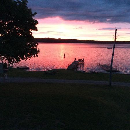 N' This On The Bay -Vacation Suite Wiarton Buitenkant foto