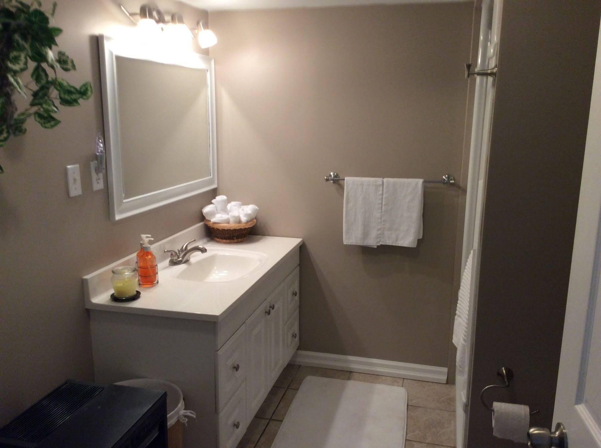 N' This On The Bay -Vacation Suite Wiarton Buitenkant foto