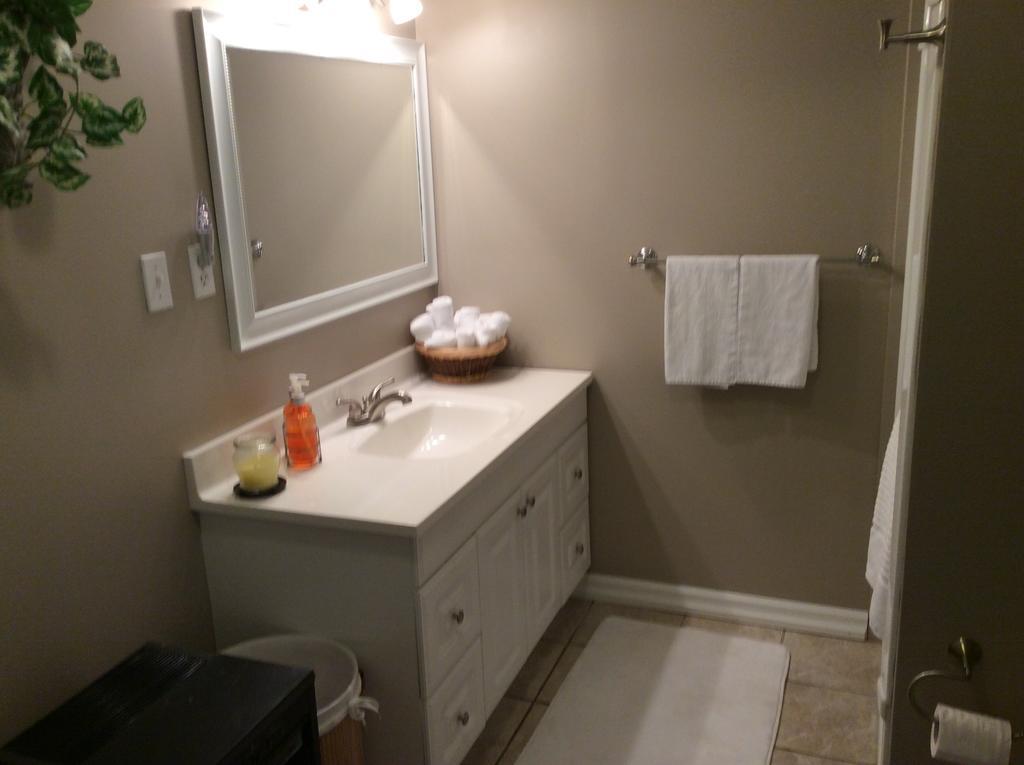 N' This On The Bay -Vacation Suite Wiarton Buitenkant foto