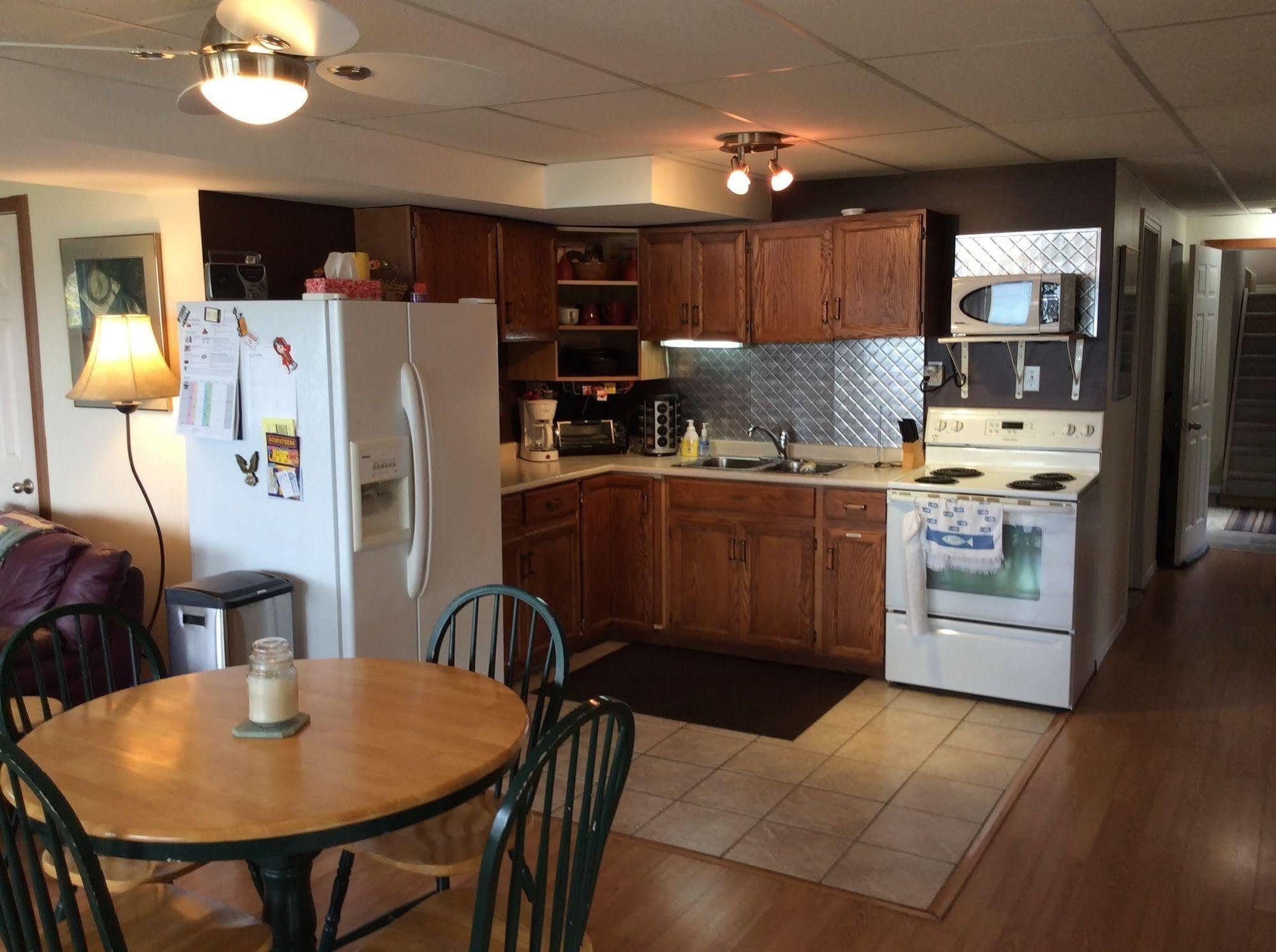 N' This On The Bay -Vacation Suite Wiarton Buitenkant foto